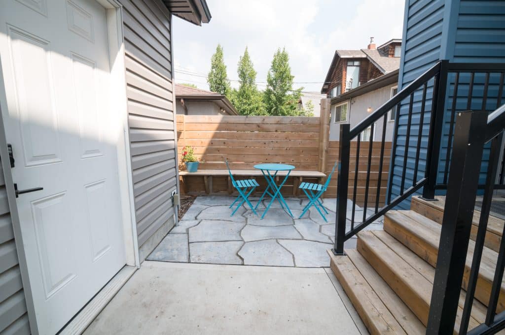 2 11630 92 St10