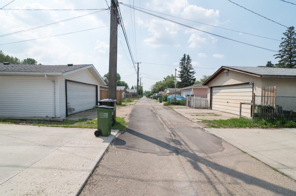 2 11630 92 St11
