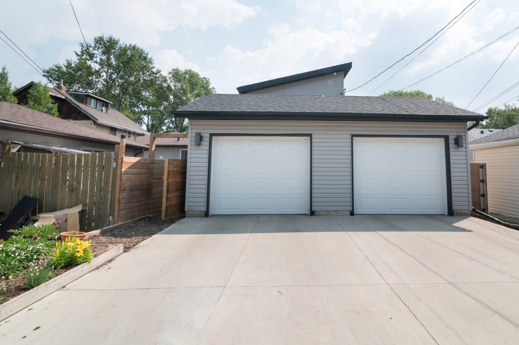 2 11630 92 St12
