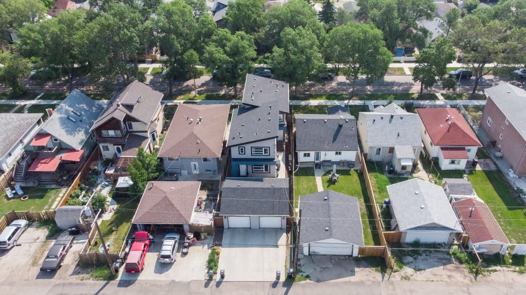 2 11630 92 St4