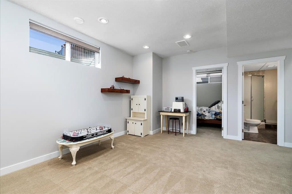 8 Beaverhill View Cr (40)