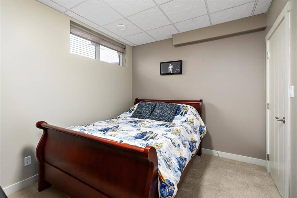 8 Beaverhill View Cr (44)